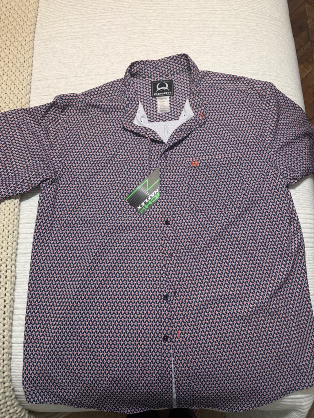 Cinch Men's Short Sleeve Button-Down Shirt in Navy, White and Red